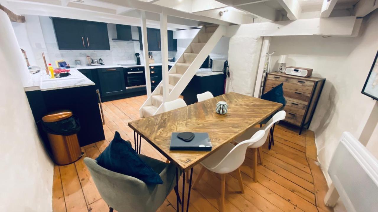 Spindrift Is A Beautiful Newly Refurbished Three Bedroom Private Family House Located On The Old Harbour And The Coastal Path In The Heart Of Beautiful 波尔佩罗 外观 照片
