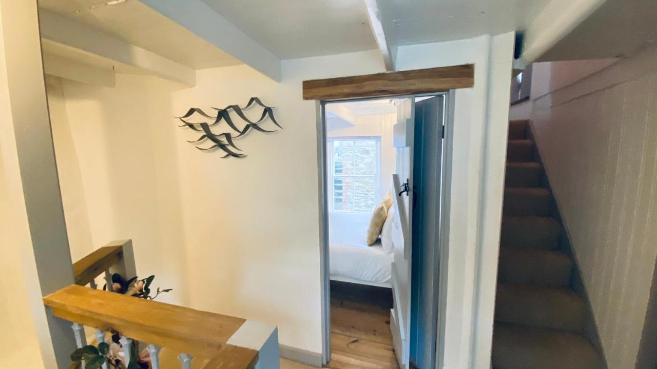 Spindrift Is A Beautiful Newly Refurbished Three Bedroom Private Family House Located On The Old Harbour And The Coastal Path In The Heart Of Beautiful 波尔佩罗 外观 照片