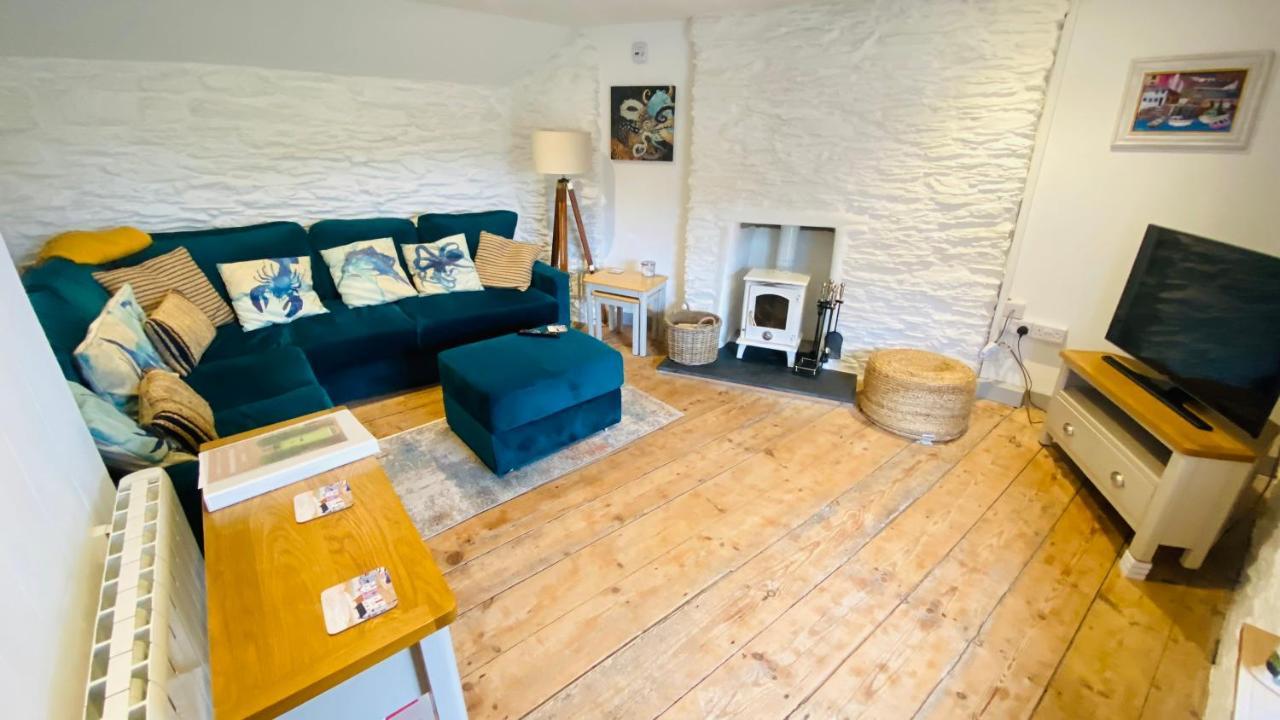 Spindrift Is A Beautiful Newly Refurbished Three Bedroom Private Family House Located On The Old Harbour And The Coastal Path In The Heart Of Beautiful 波尔佩罗 外观 照片