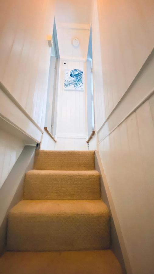 Spindrift Is A Beautiful Newly Refurbished Three Bedroom Private Family House Located On The Old Harbour And The Coastal Path In The Heart Of Beautiful 波尔佩罗 外观 照片