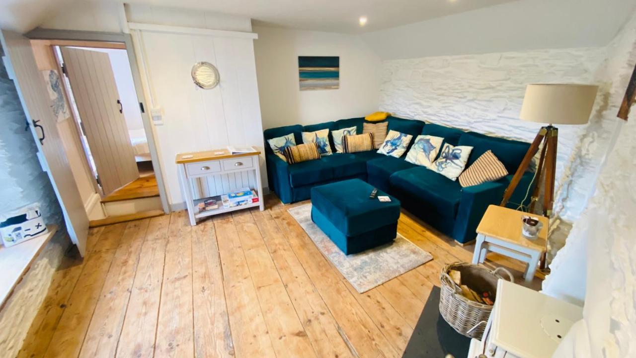 Spindrift Is A Beautiful Newly Refurbished Three Bedroom Private Family House Located On The Old Harbour And The Coastal Path In The Heart Of Beautiful 波尔佩罗 外观 照片